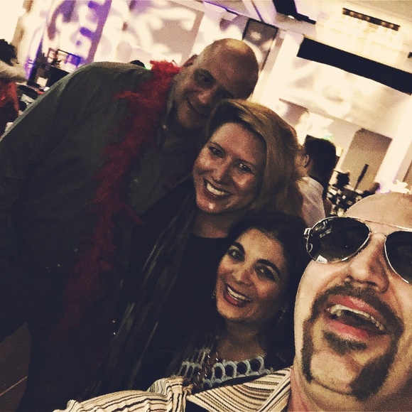 Meet your Posher, Claudia. - Picture 3 of 3